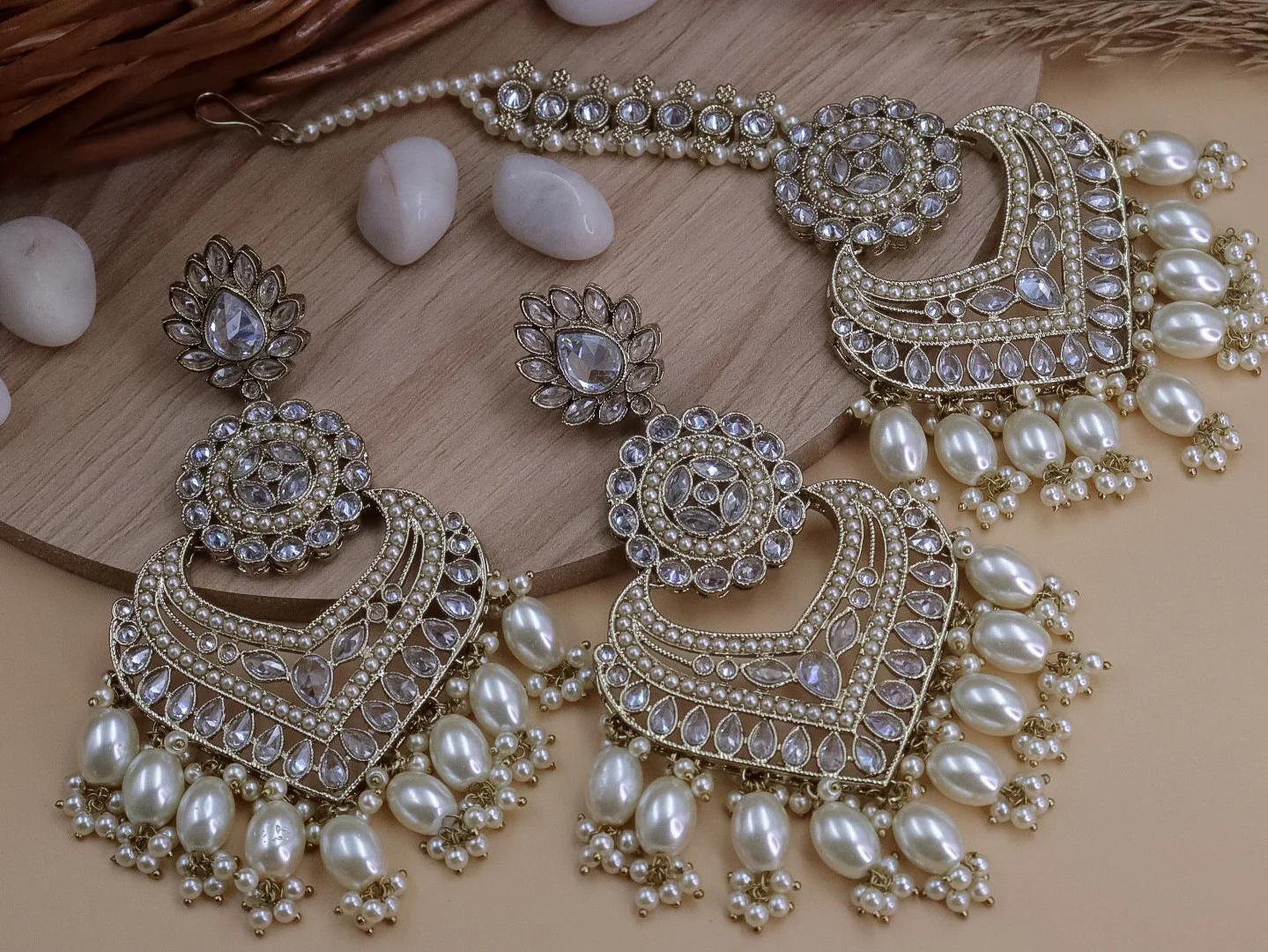 Bahara Reverse AD Chandbali With Mangtika