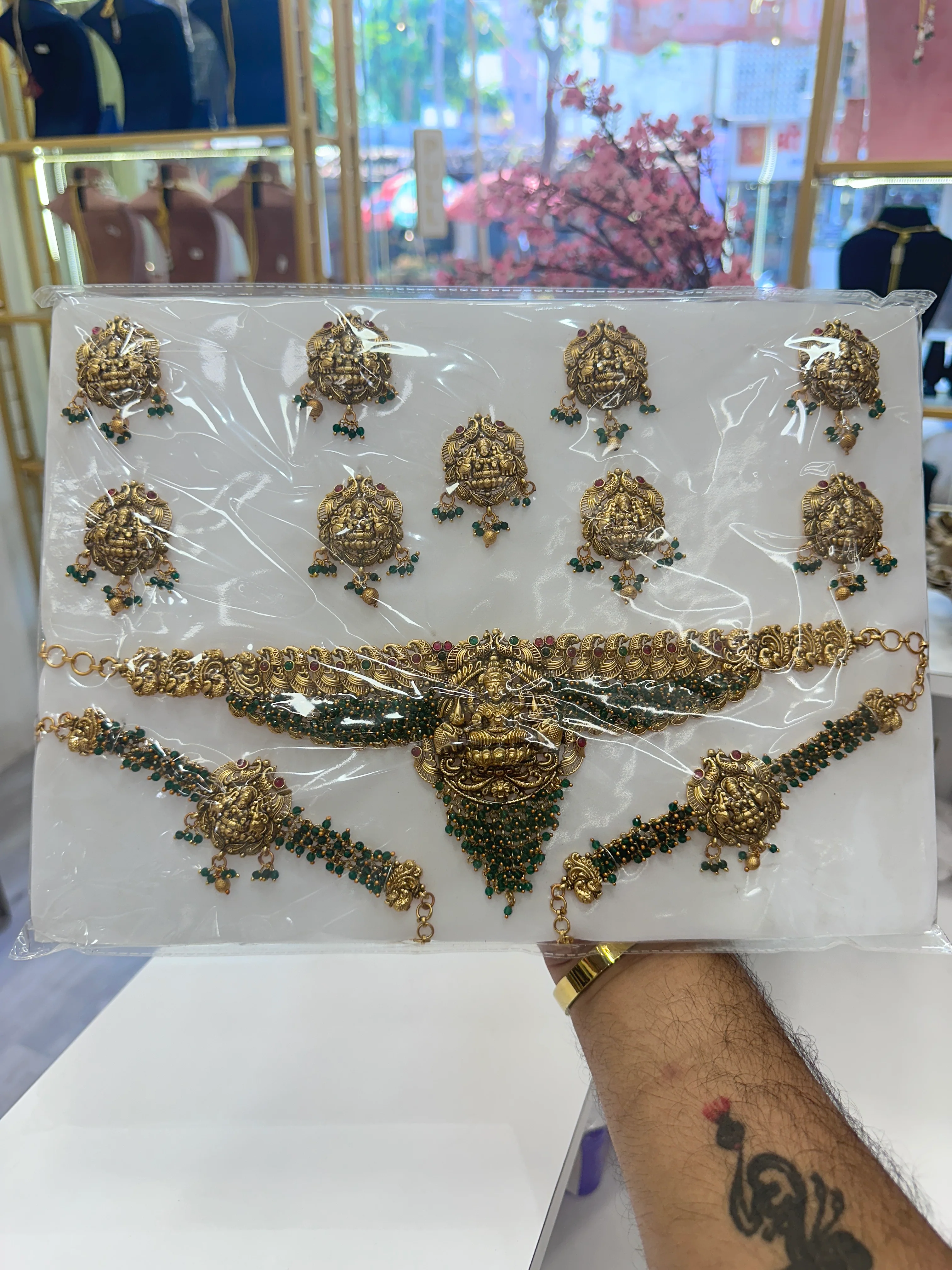 Complete South Indian Temple Bridal Set - Image 2
