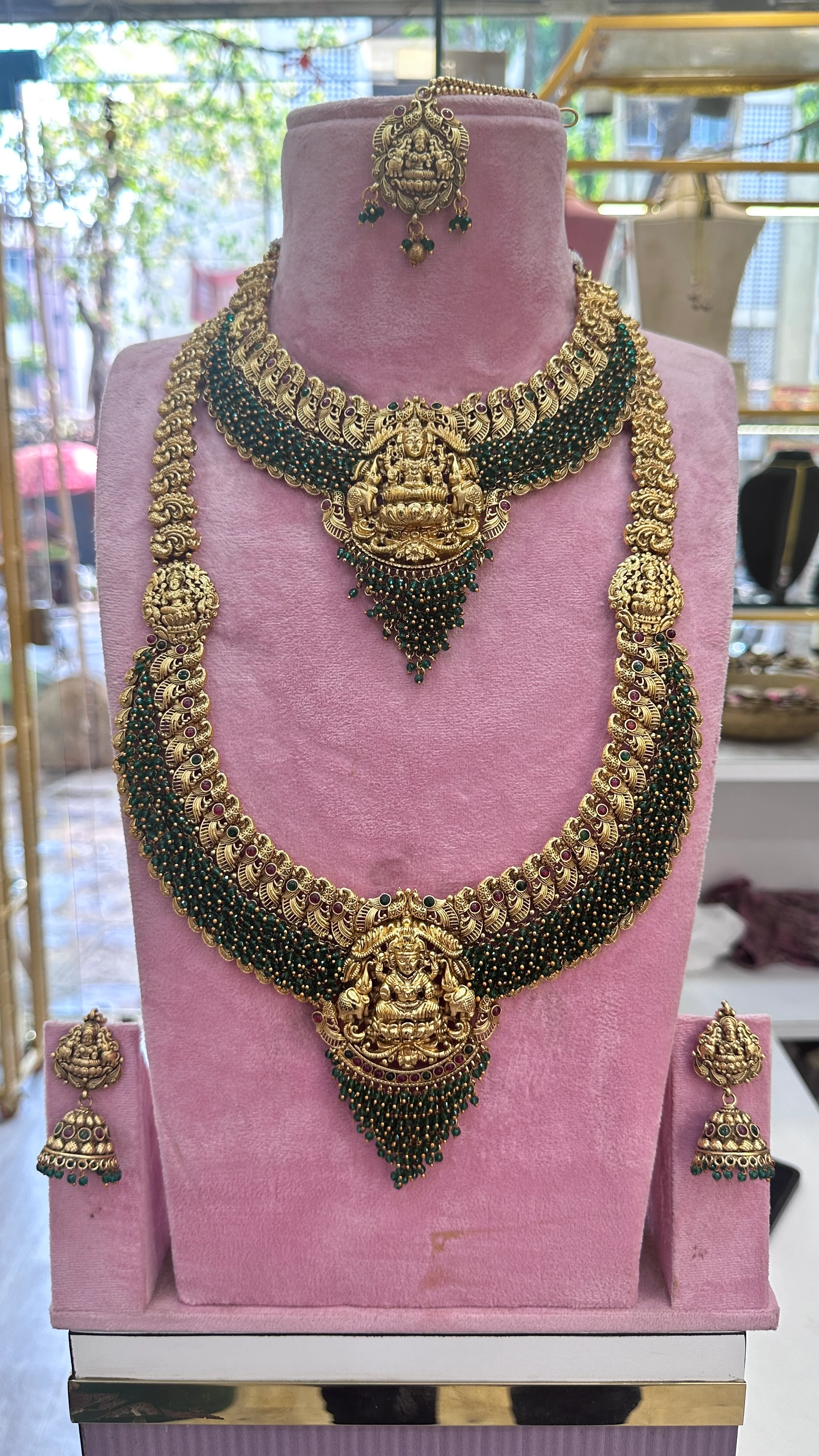Complete South Indian Temple Bridal Set - Image 3