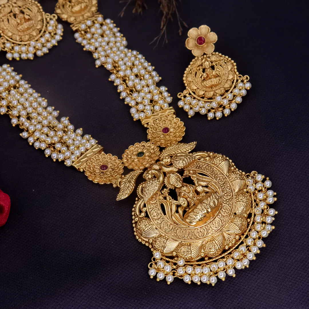 Visahaka Rajwadi Long Moti Set - Image 3
