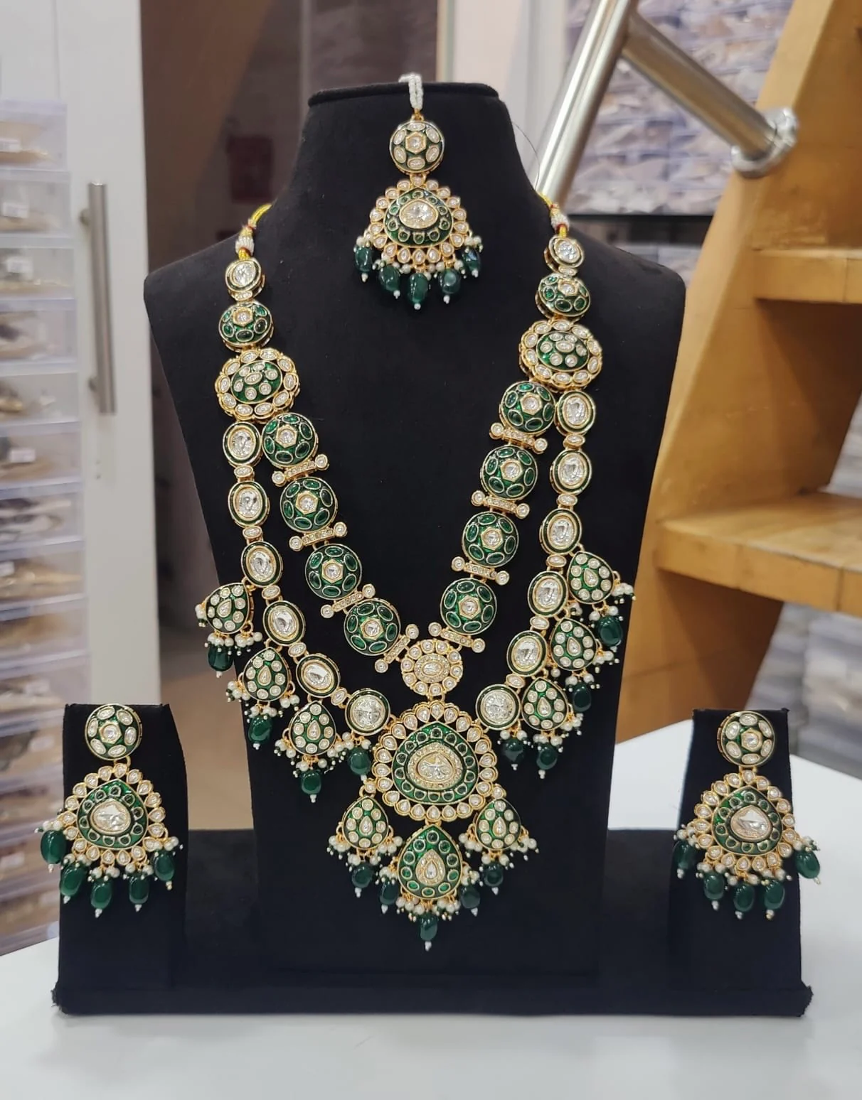 Riya Semi Bridal Necklace Set With Teeka