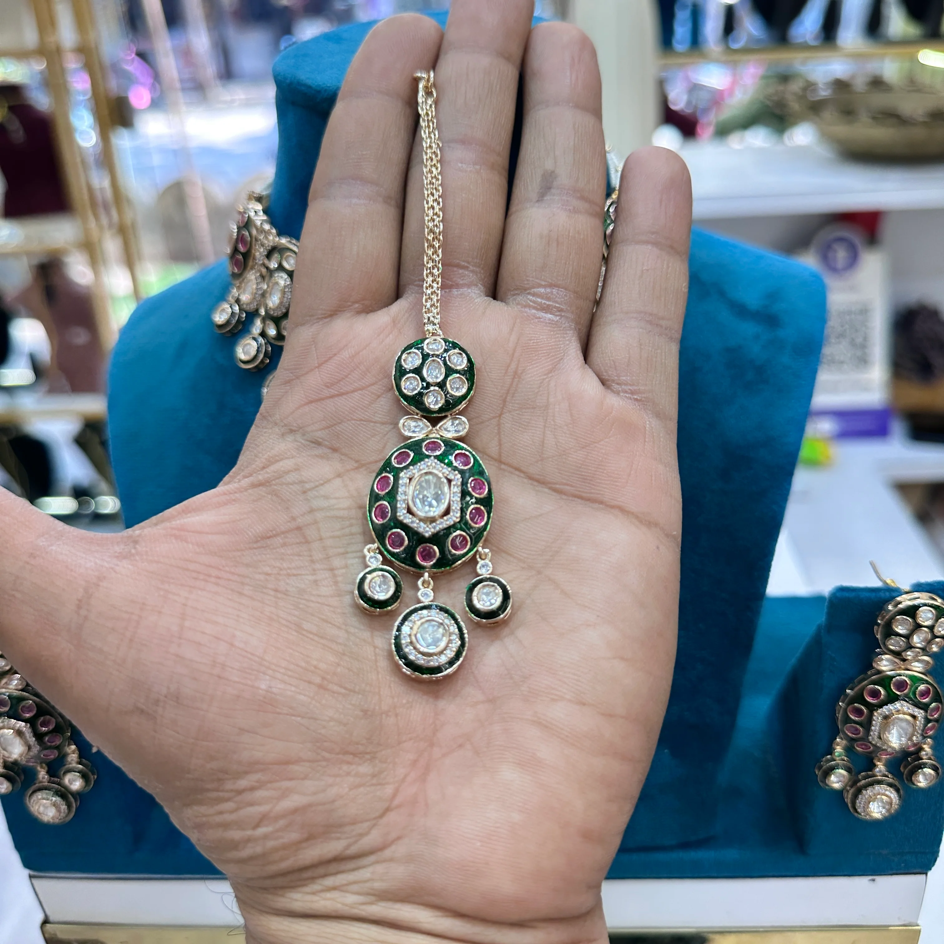 Ufi Moissianite Choker With Earring Qnd Mangtika - Image 2