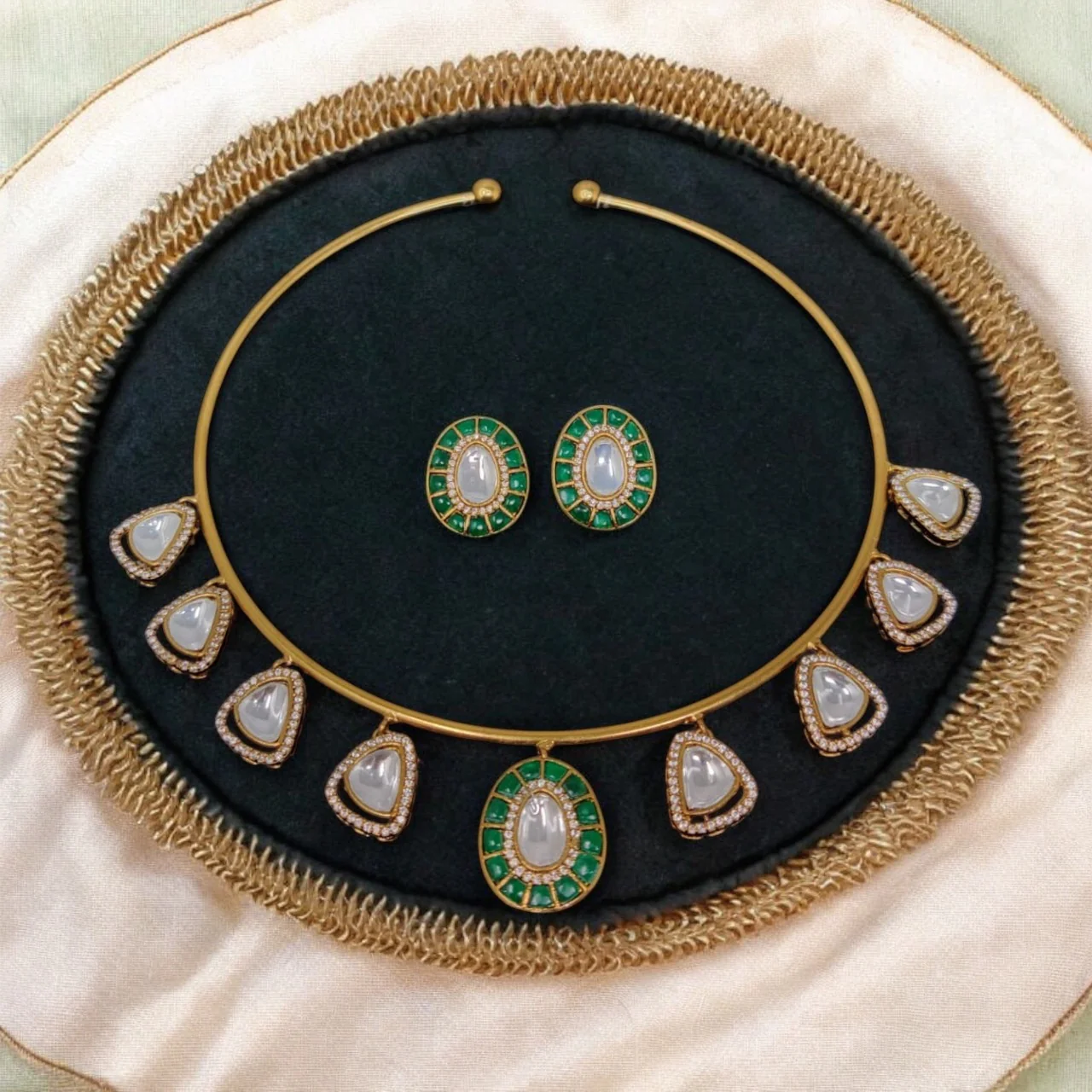 Kajal Hasli Choker Set With Earrings- Green