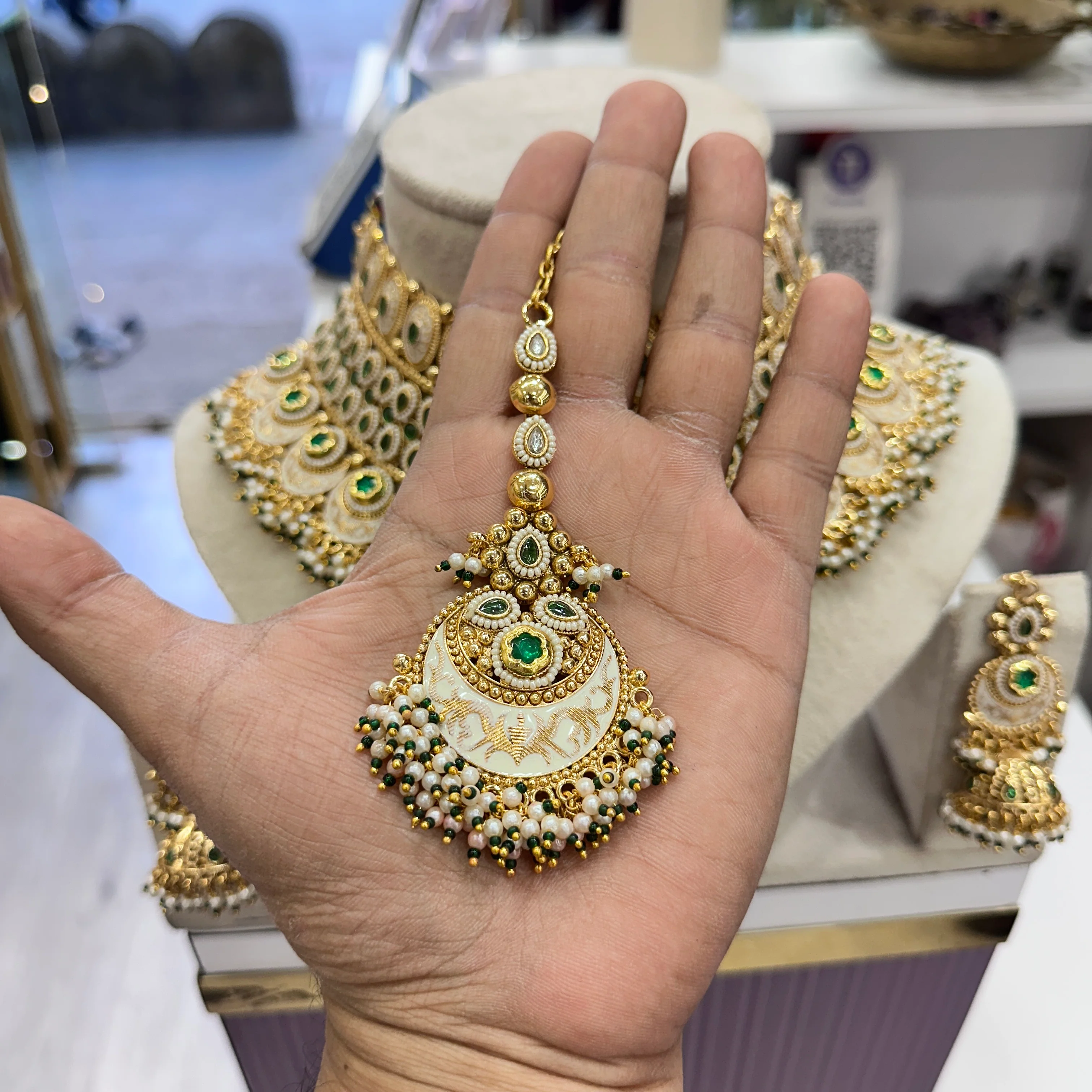 Komal Semi bridal Rajwadi Necklace-Green - Image 2