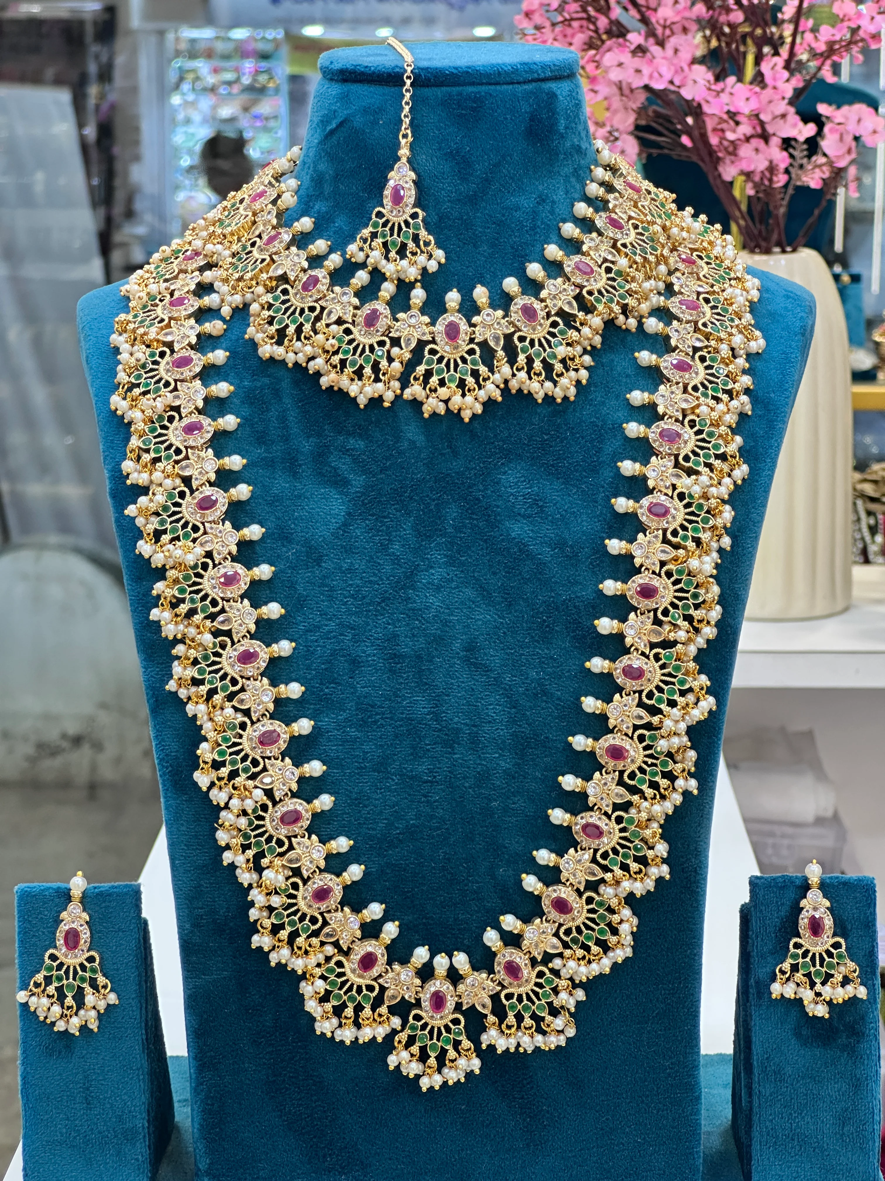 Gujarati Style Premium Kundan Necklace (2 Necklace + Earrings & Teeka) - Image 2