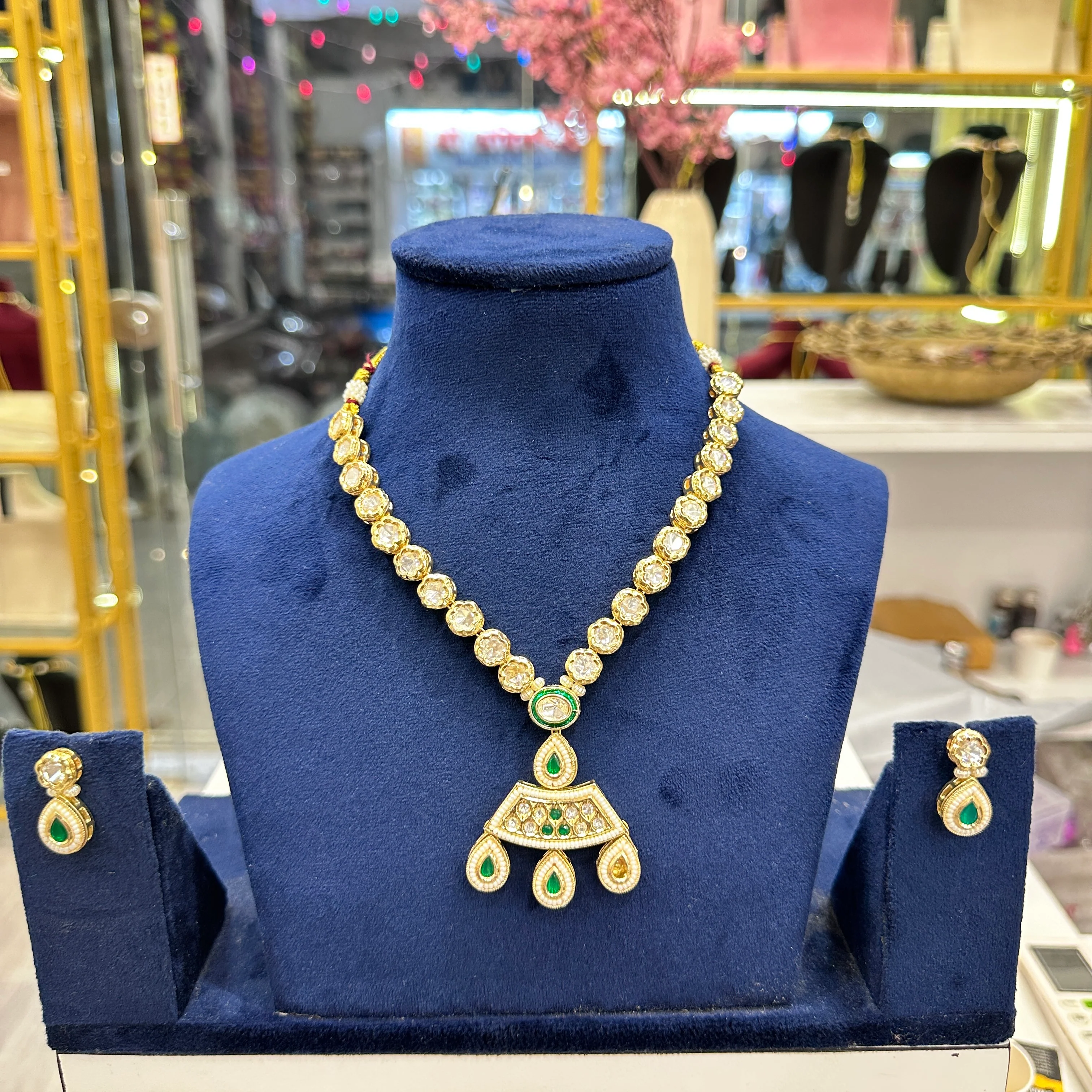 Dhanu Dibbi Kundan Necklace
