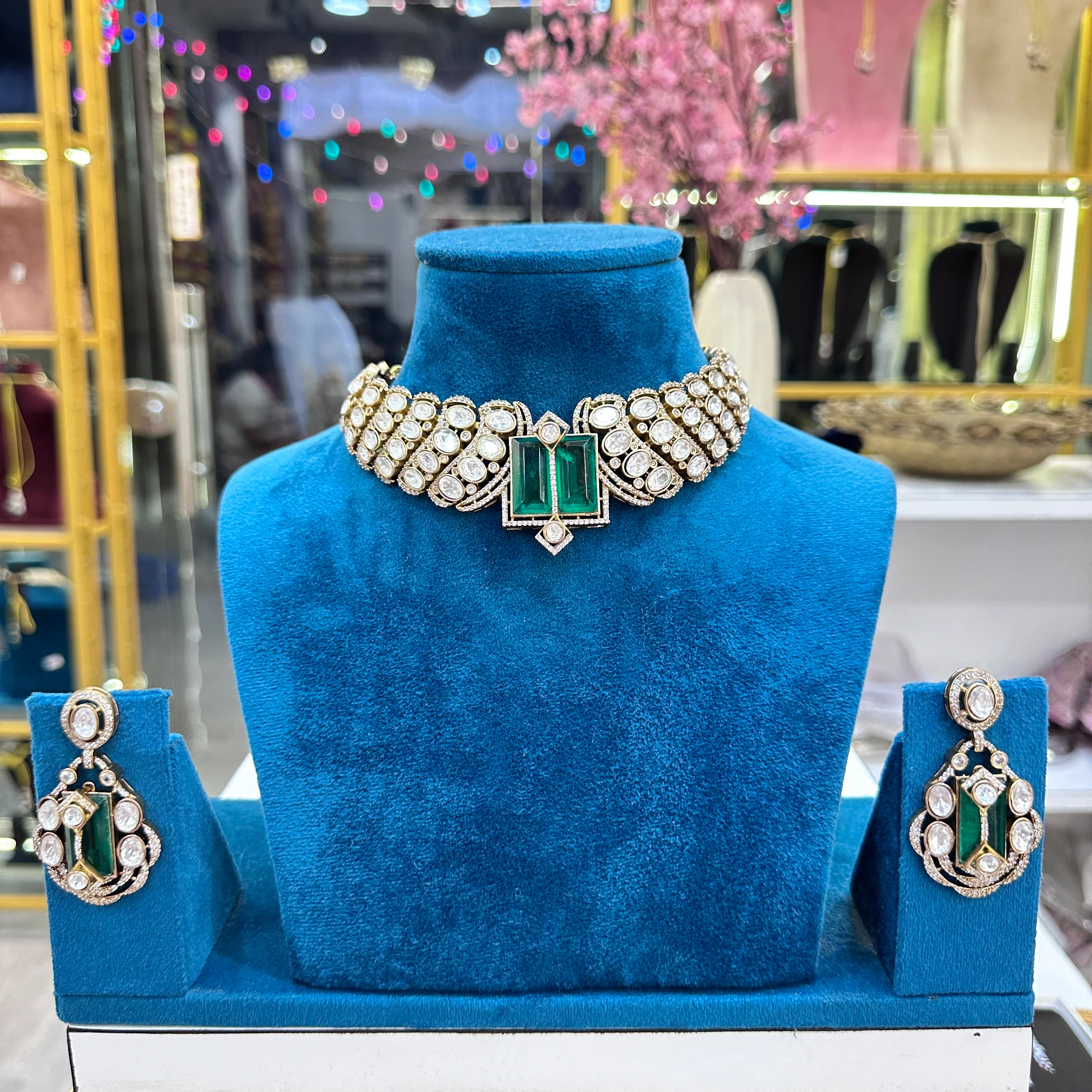 Emerald Moissianite Choker