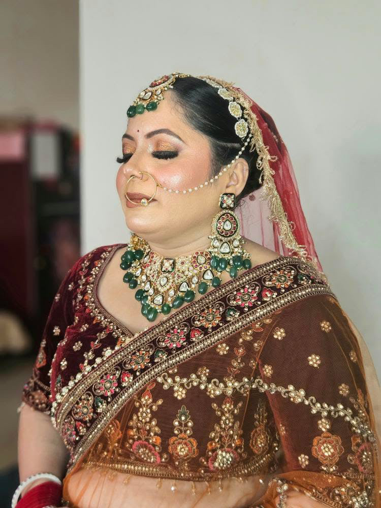 Muskaan Semi Bridal Choker Set With Teeka