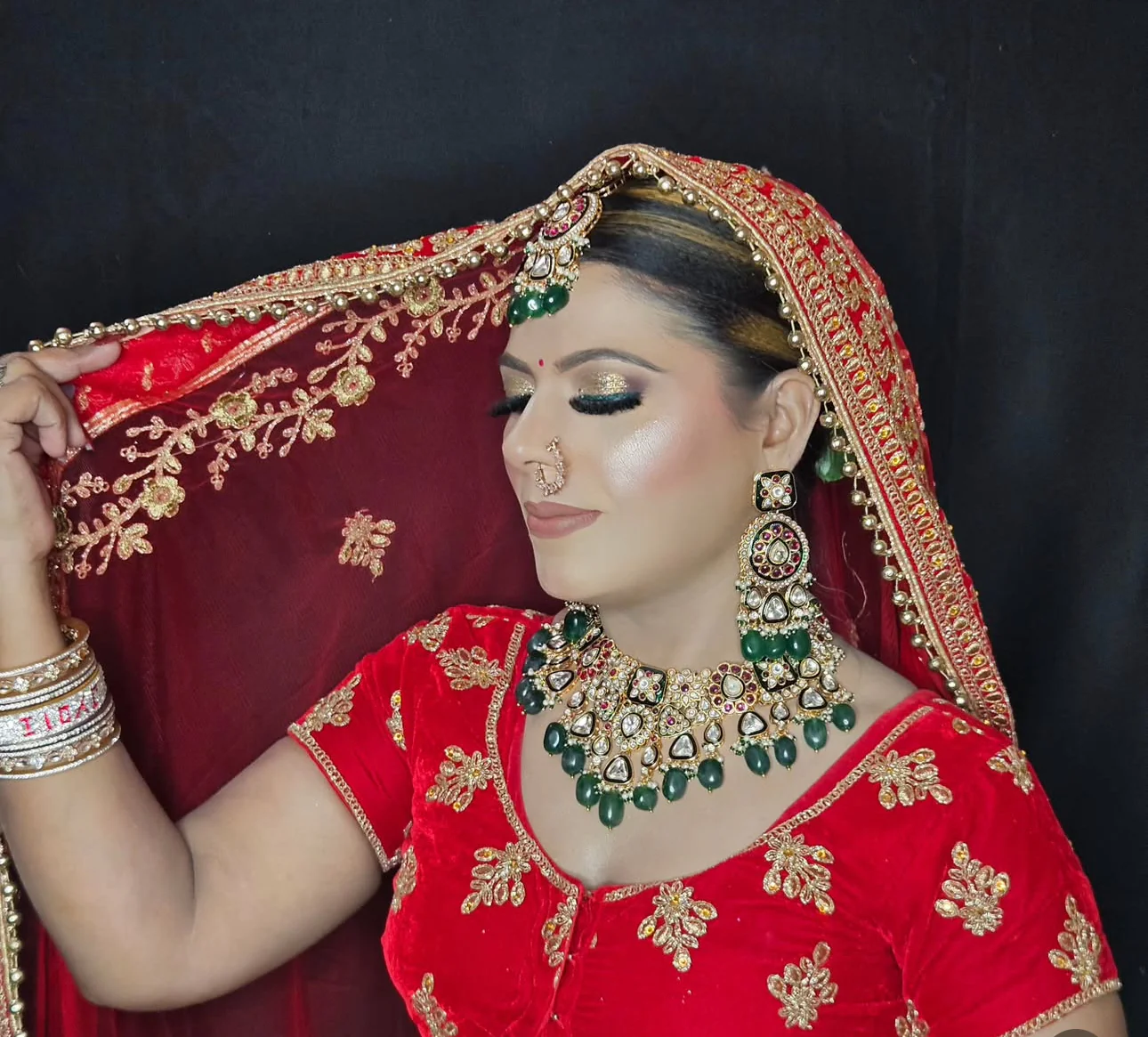 Muskaan Semi Bridal Choker Set With Teeka - Image 5