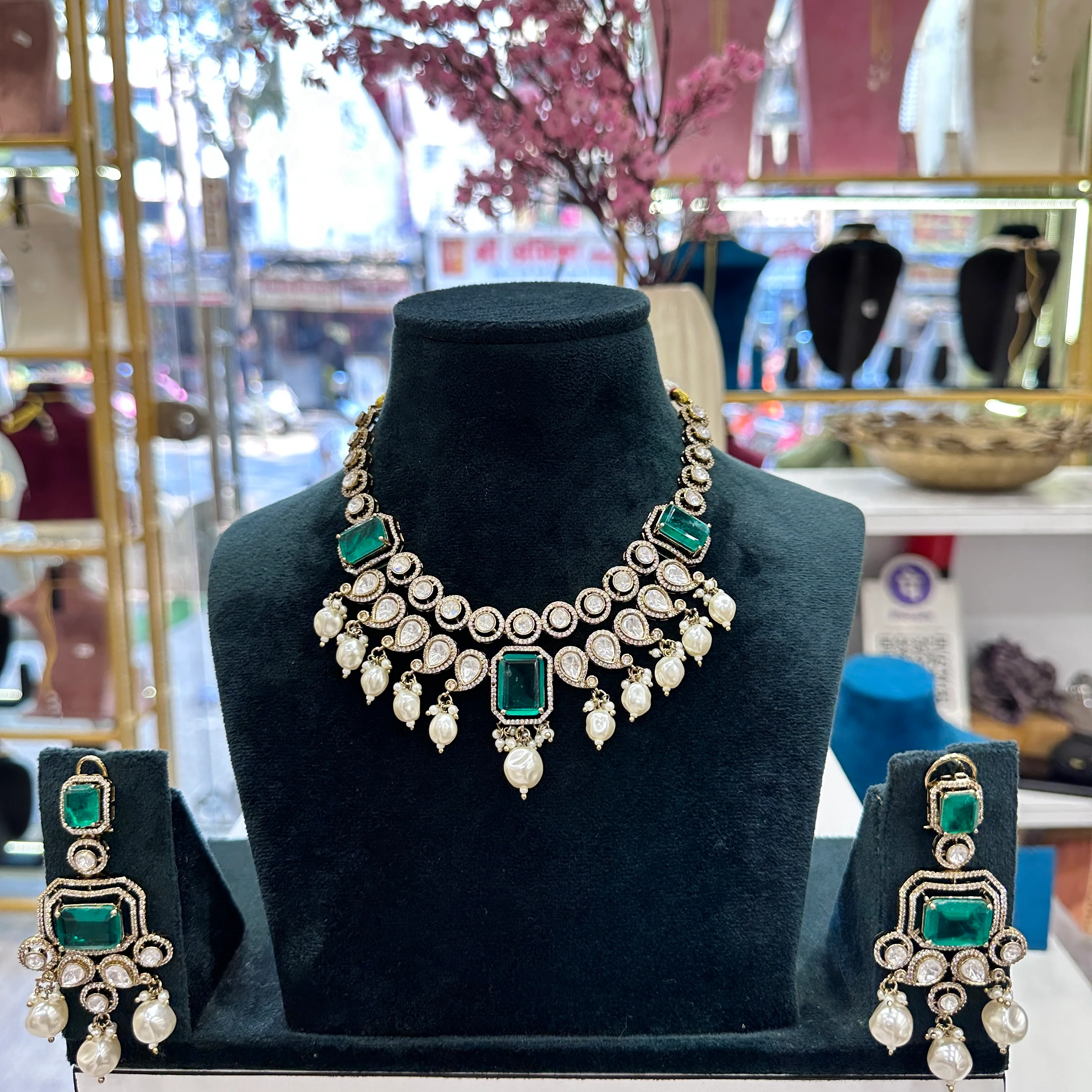 Emerald Moissante Set