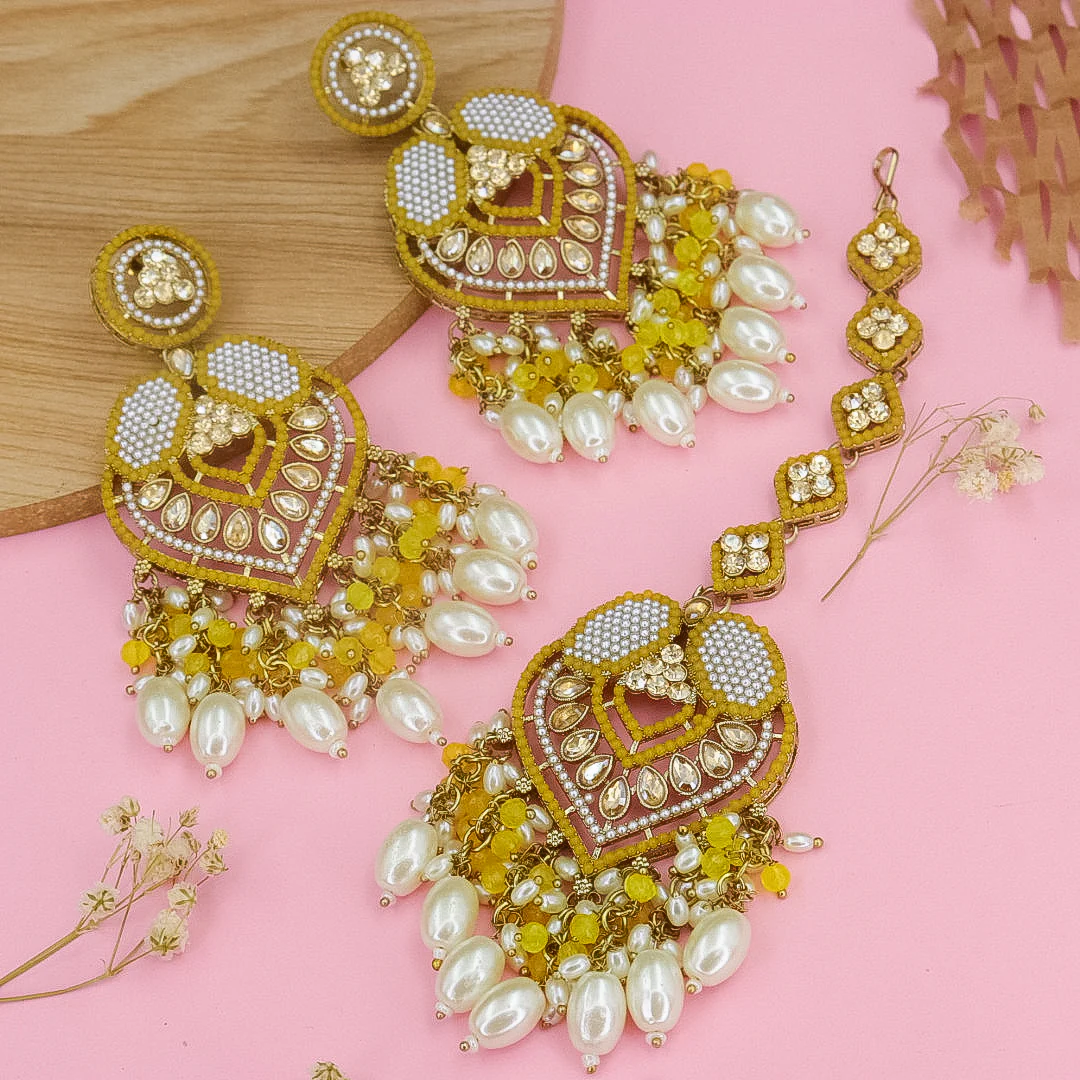 Momina Pakistani Earrings And Mangtika - Image 8
