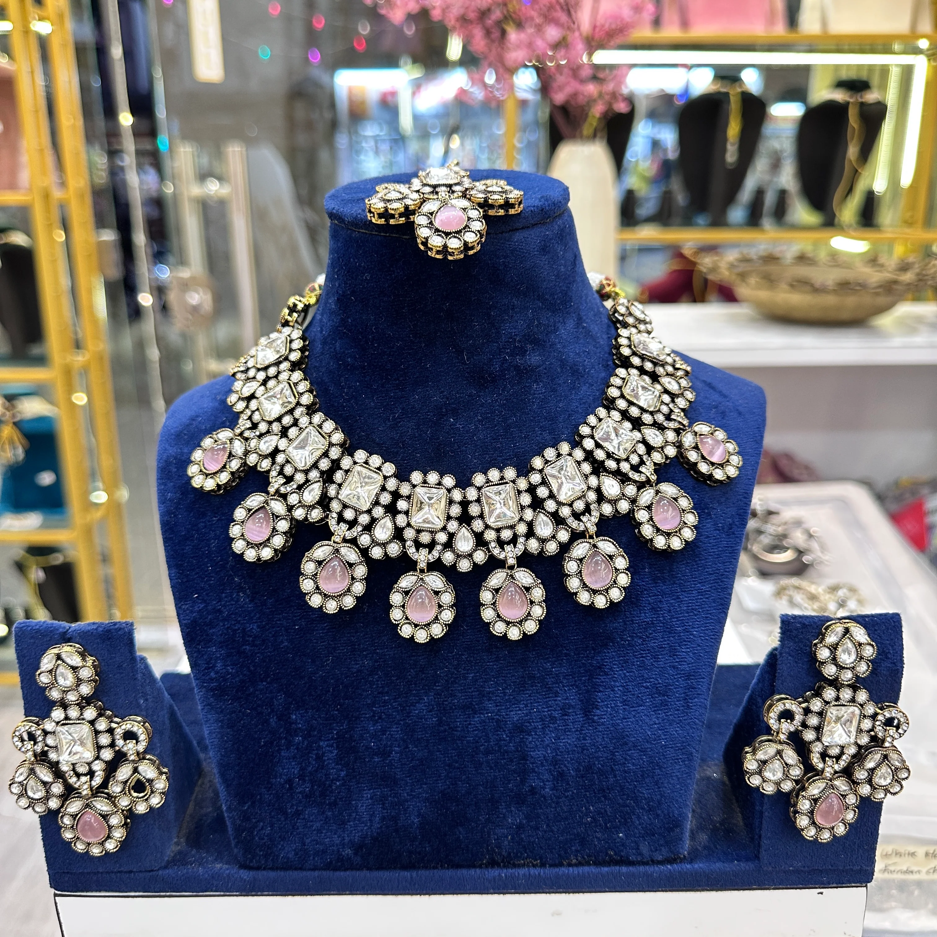 Sheefa Polki Necklace With Mangtika