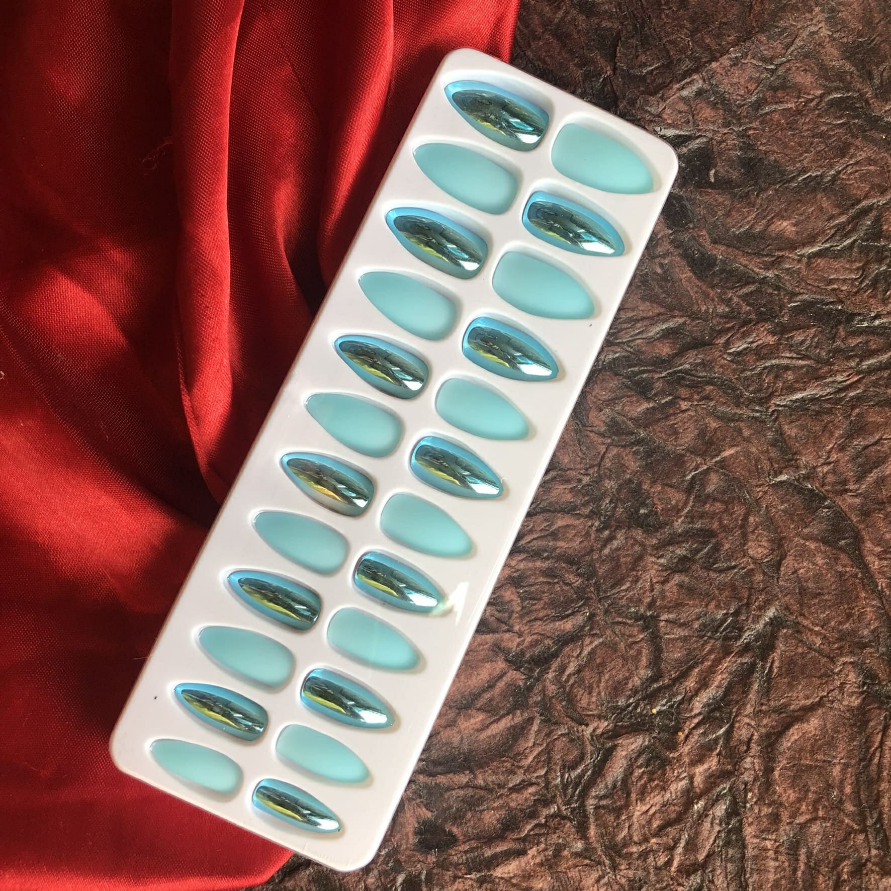 Double Stick On Nails - Image 4