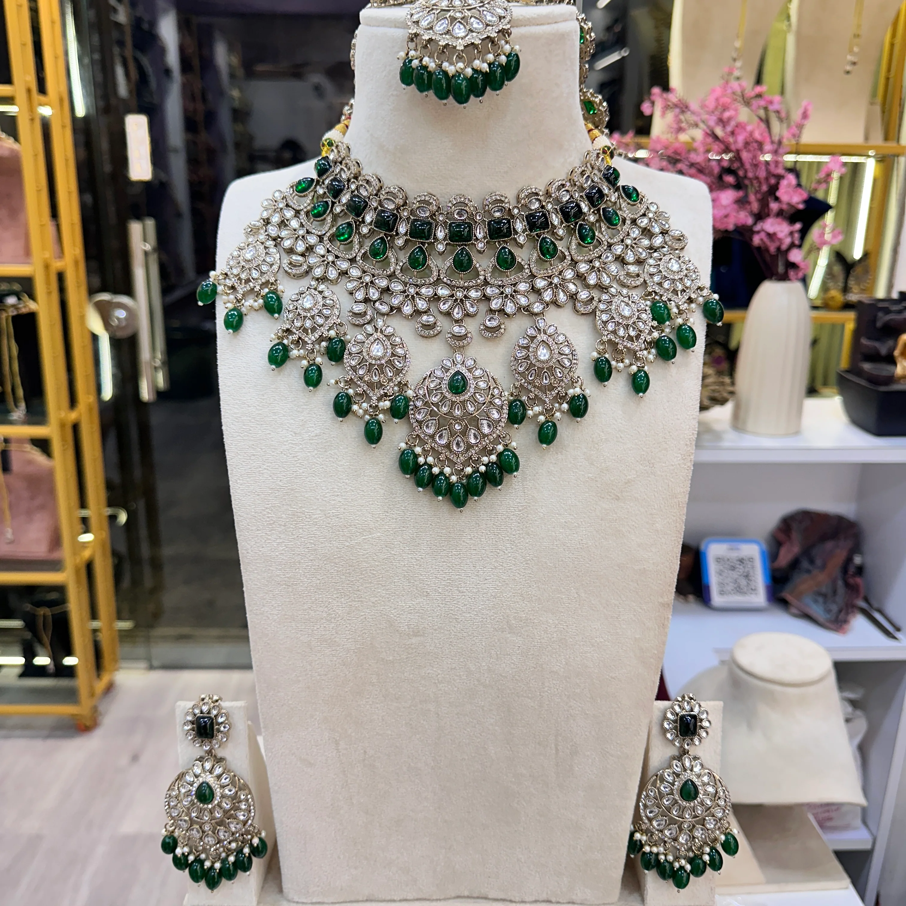 Ragini Kundan Bridal Choker (1 Necklace, 1 Earrings Pair, 1 Sheeshphool, 1 Nath) - Image 2