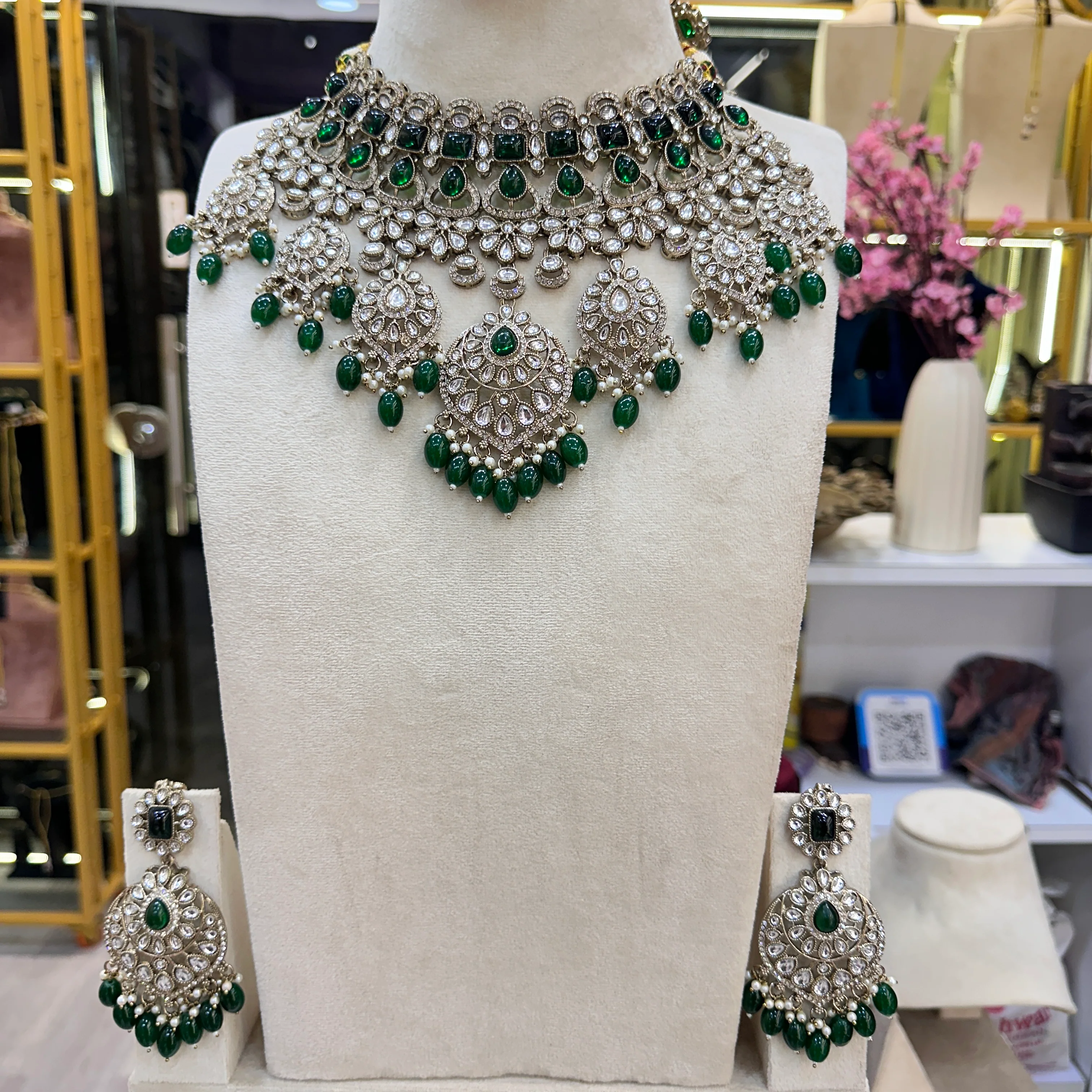 Ragini Kundan Bridal Choker (1 Necklace, 1 Earrings Pair, 1 Sheeshphool, 1 Nath) - Image 3