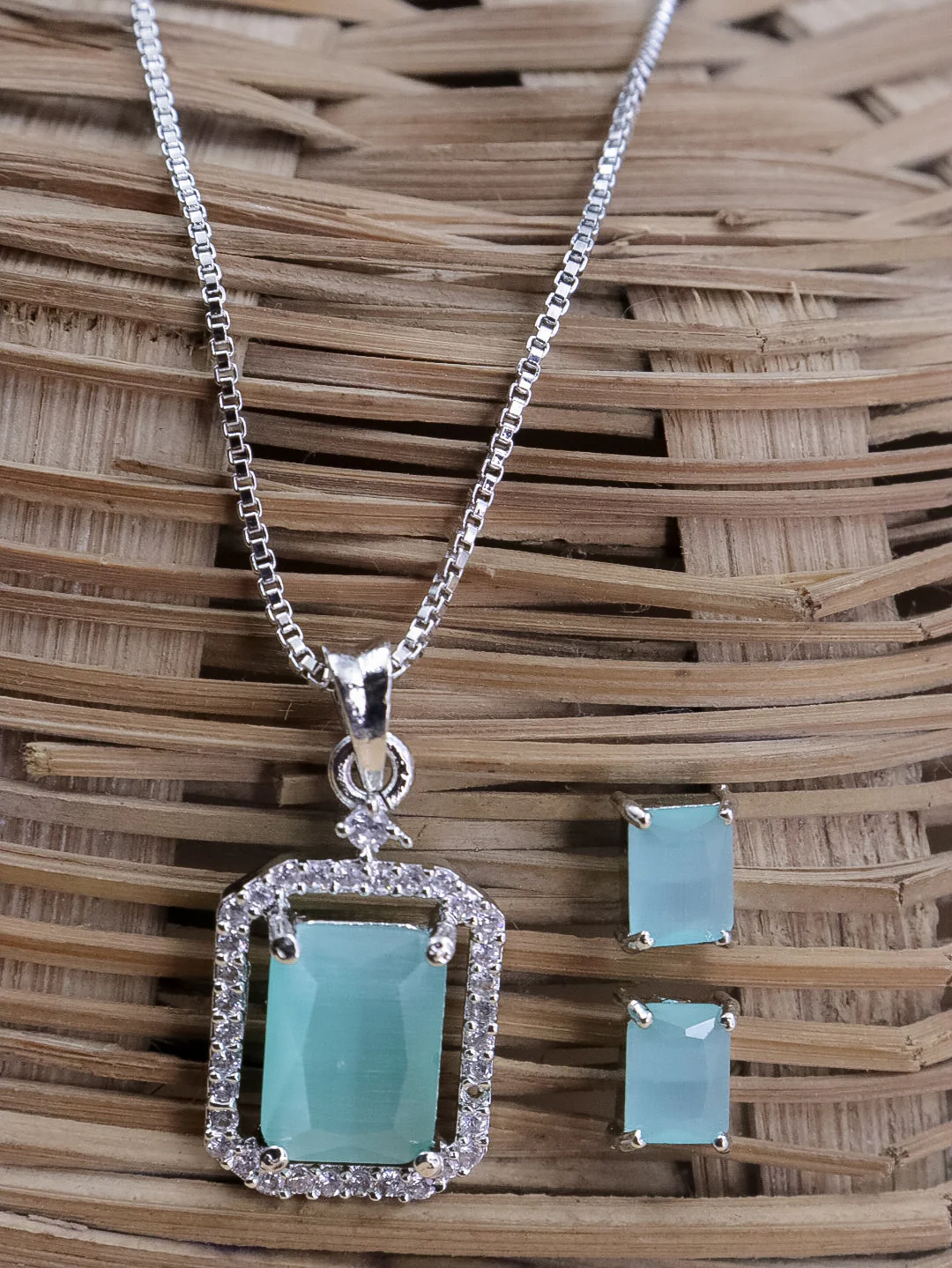 Renu AD Pendent Set - Image 10