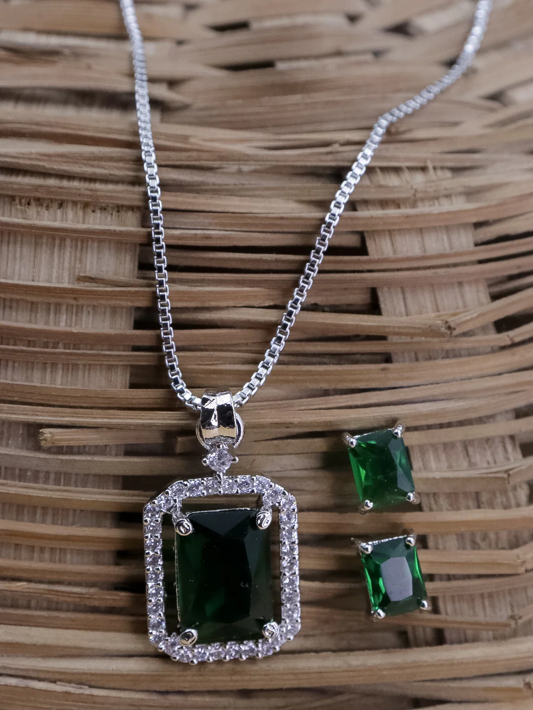 Renu AD Pendent Set - Image 3
