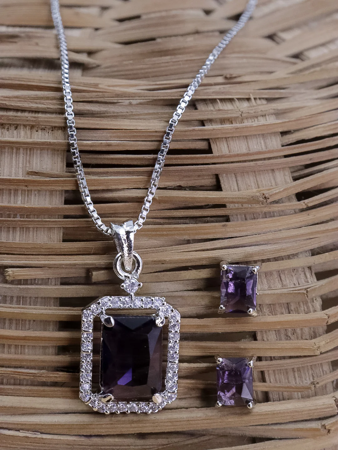 Renu AD Pendent Set - Image 4