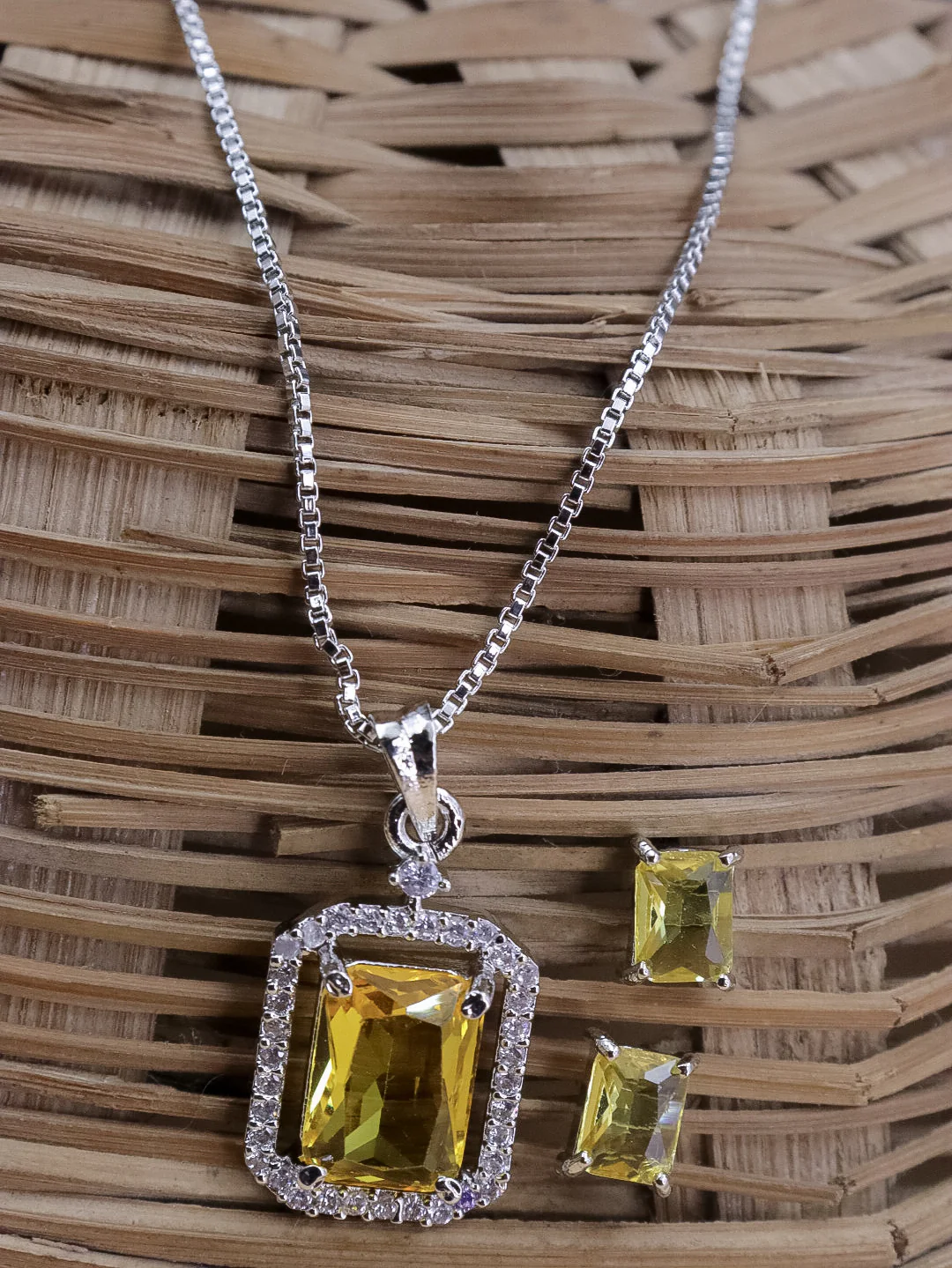 Renu AD Pendent Set - Image 8