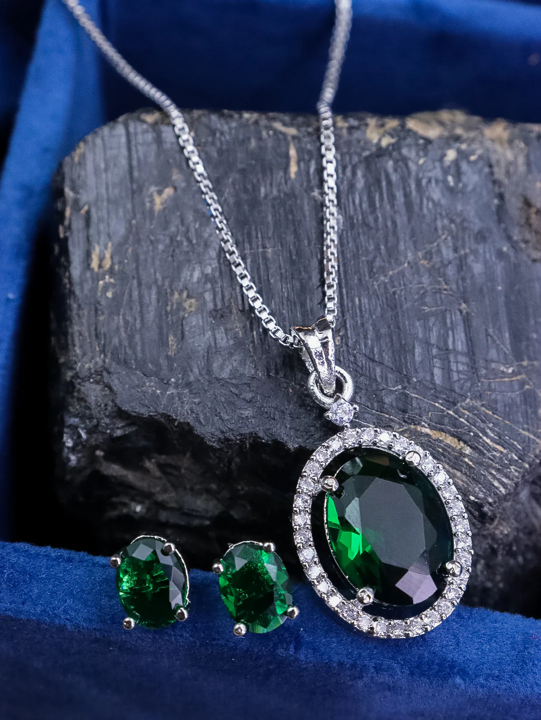 Sherlyn AD Pendent set - Image 11