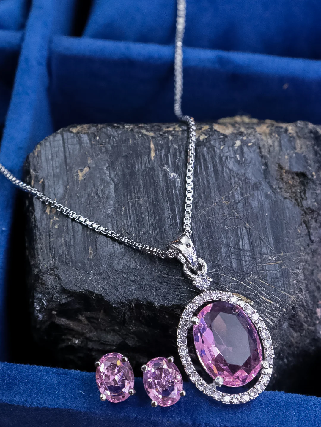 Sherlyn AD Pendent set - Image 5