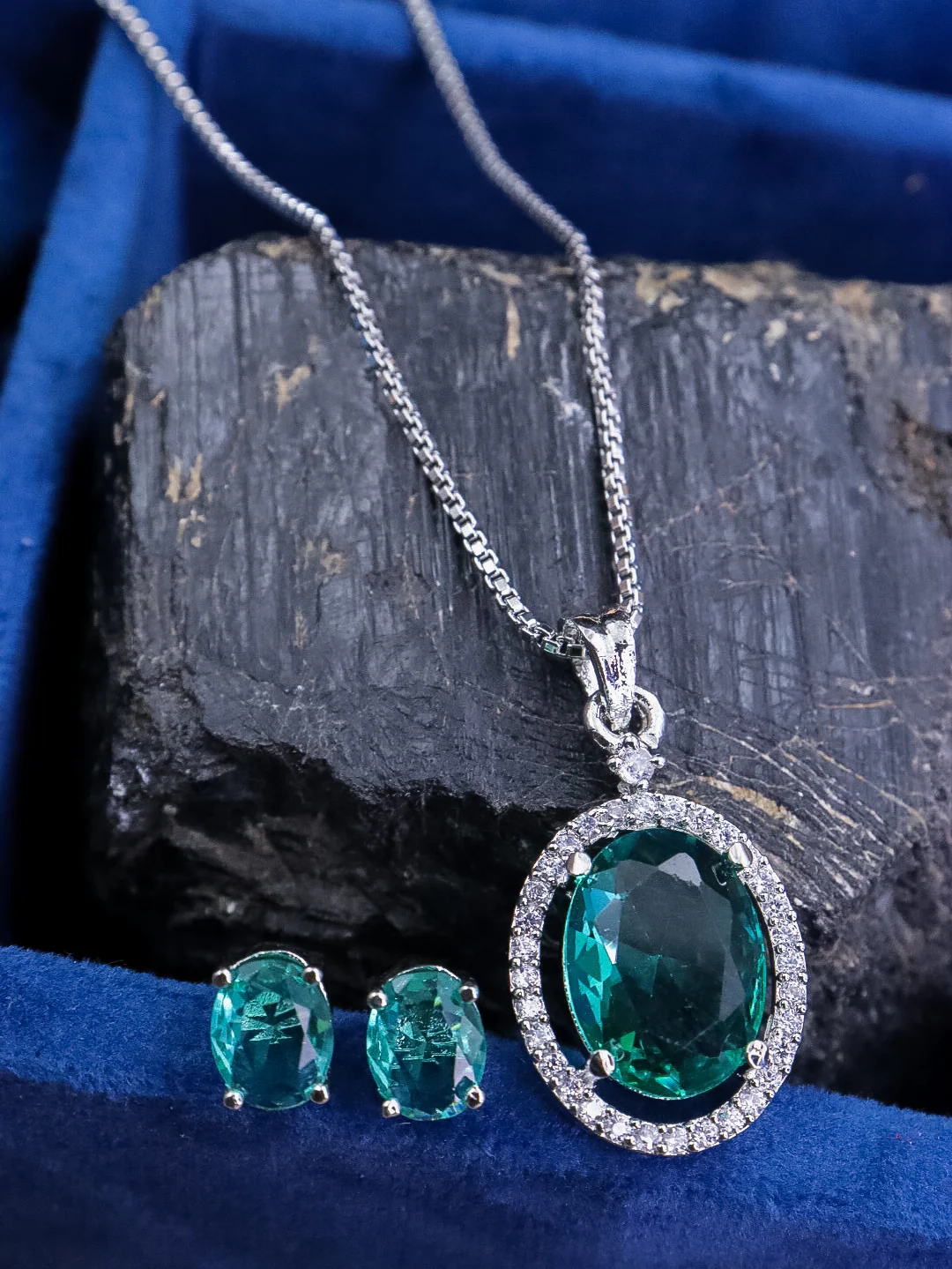 Sherlyn AD Pendent set - Image 6